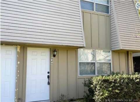 940 E College Street N, Broken Arrow, OK 74012