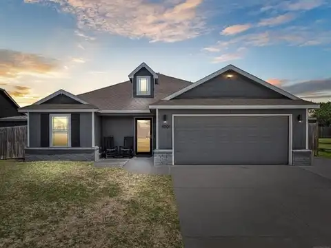 11001 N 117th Place, Owasso, OK 74055