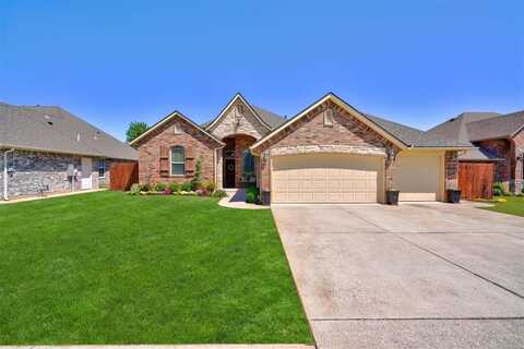712 Lindsey Lane, Moore, OK 73160