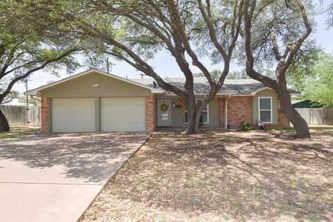 102 Parkview Drive, Brady, TX 76825