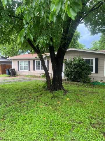 2500 Capri Drive, Fort Worth, TX 76114