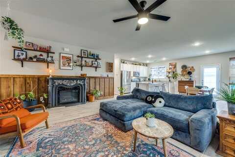 947 Hurstwood Drive, Van Alstyne, TX 75495