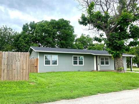 102 S Oak Street, Paradise, TX 76073