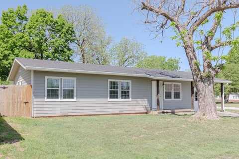 102 S Oak Street, Paradise, TX 76073