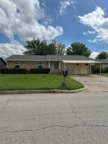 4516 Parkwood Drive, Forest Hill, TX 76140
