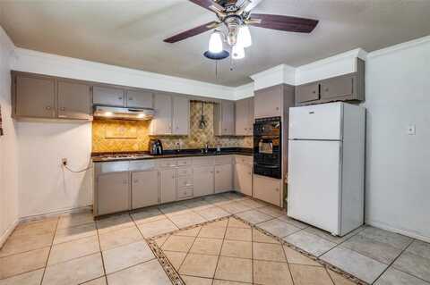4744 Richard Street, Forest Hill, TX 76119
