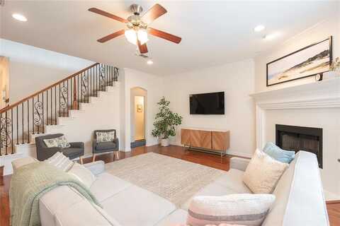 7014 Handen Drive, Rowlett, TX 75089