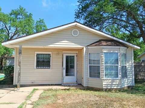 2725 E 2nd Place, Lubbock, TX 79403