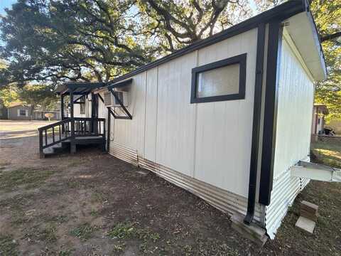 307 E Cates Street, Bridgeport, TX 00000
