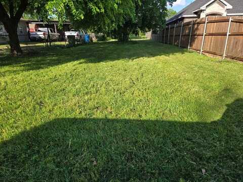 218 Cleveland Street, Cleburne, TX 76031