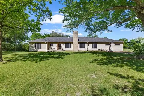 1905 Agnew Street, Bonham, TX 75418