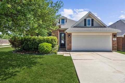 2801 Gardendale Drive, Fort Worth, TX 76120