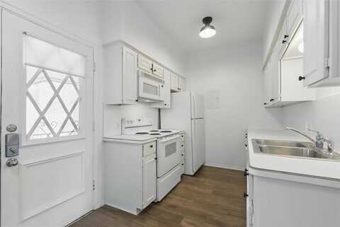 4320 Bellaire Drive S, Fort Worth, TX 76109