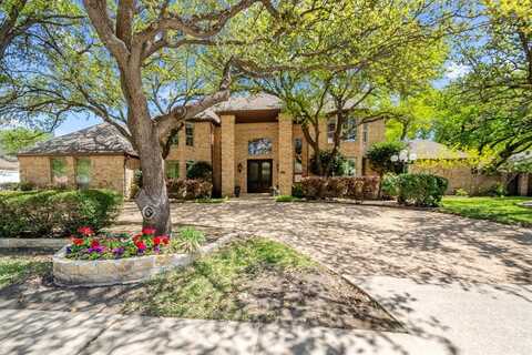 2020 Crown Knoll Lane, Plano, TX 75093