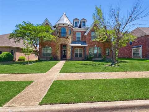 312 Crystal Lake Drive, DeSoto, TX 75115