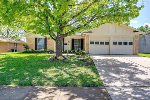 425 Linda Drive, Burleson, TX 76028