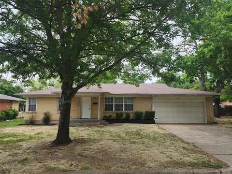 6404 Martha Lane, Fort Worth, TX 76112