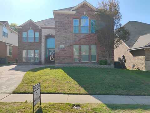 5025 Coral Creek Drive, Fort Worth, TX 76135