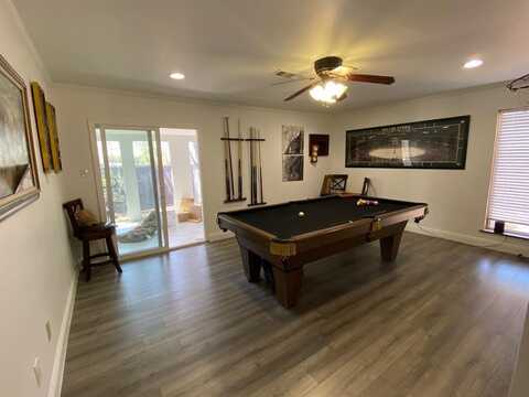 7122 Manor Oaks Drive, Dallas, TX 75248