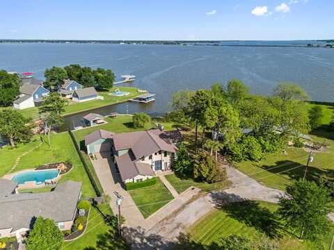 1035 Holiday Circle, Seven Points, TX 75143
