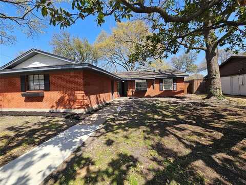 1338 Cloverdale Drive, Richardson, TX 75080