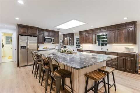 150 Red Oak Lane, Flower Mound, TX 75028