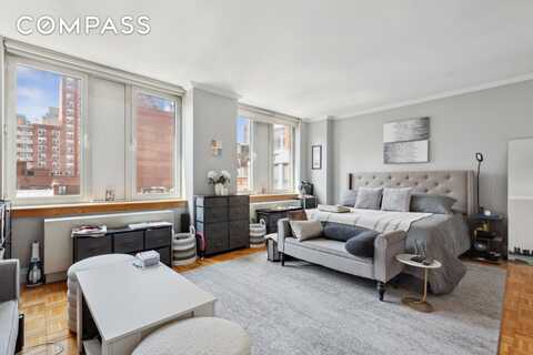 404 East 76th Street, New York, NY 10021