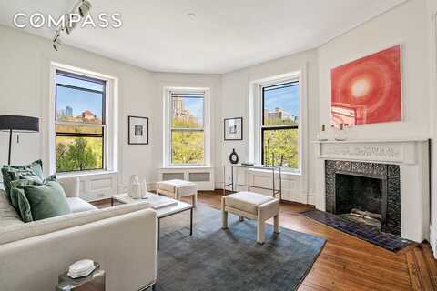 39.5 Washington Square South, New York, NY 10012
