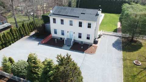 11 Eauclaire, East Hampton, NY 11937