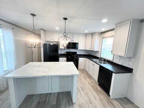 5911 Frederick, Romulus, MI 48174