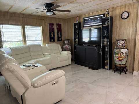 233 Sun Valley, Tampa, FL 33613