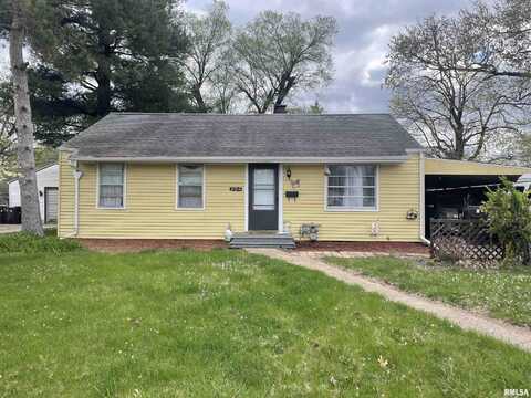 2104 W ARROWHEAD Lane, Peoria, IL 61604