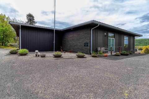308 S 6th St, Dayton, WA 99328