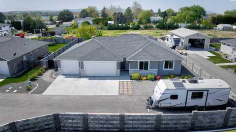 810 Rd 57 Ct, Pasco, WA 99301