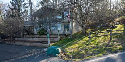 3193 Pine Ridge Drive, Bushkill, PA 18324