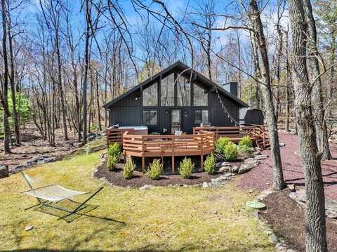 36 Birch Street, Lake Harmony, PA 18624