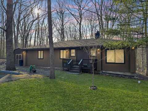 141 Inverhouse Road, Henryville, PA 18332