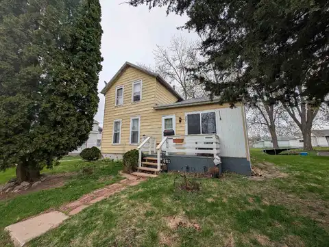 821 S Chippewa, FREEPORT, IL 61032