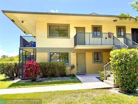 567 Trace Cir, Deerfield Beach, FL 33441