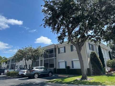 130 Cypress Club Dr, Pompano Beach, FL 33060