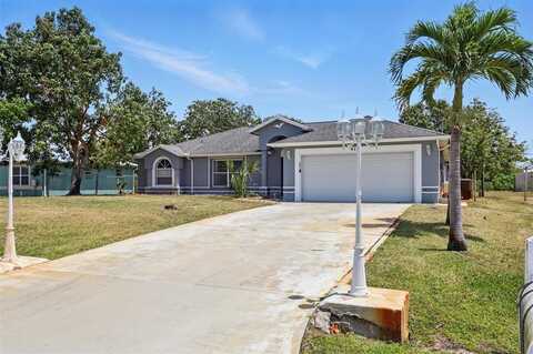 471 SW Doreen St, Port Saint Lucie, FL 34983