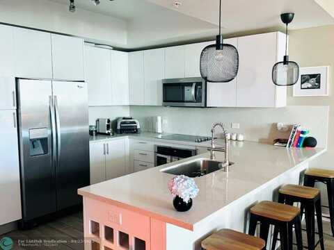 999 SW 1st Ave, Miami, FL 33130