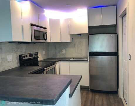 1298 NE 33RD ST, Oakland Park, FL 33334