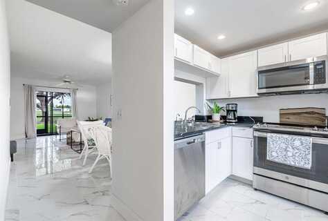 10402 Sunrise Lakes Blvd, Sunrise, FL 33322