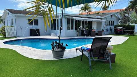 801 SE 14th St, Deerfield Beach, FL 33441