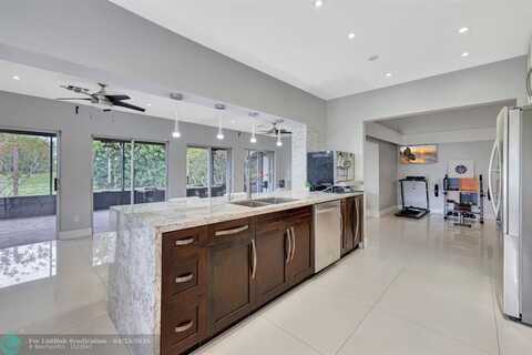 5500 Mulberry Dr, Tamarac, FL 33319