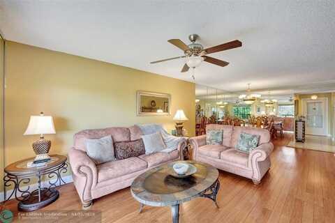 5860 NW 44th St, Lauderhill, FL 33319