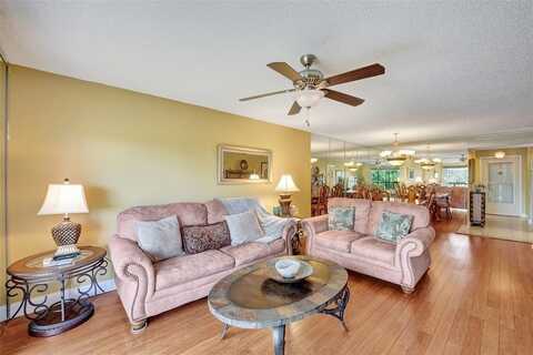 5860 NW 44th St, Lauderhill, FL 33319