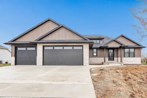3647 ELLA JO Way, DE PERE, WI 54115