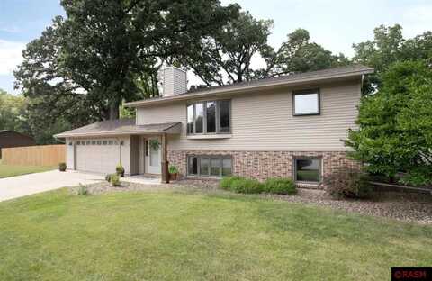 4 Woodland Drive, New Ulm, MN 56073
